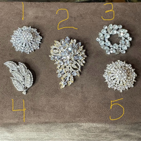 Rhinestone brooches (Your Choice of 1 of 5) - Picture 2 of 11